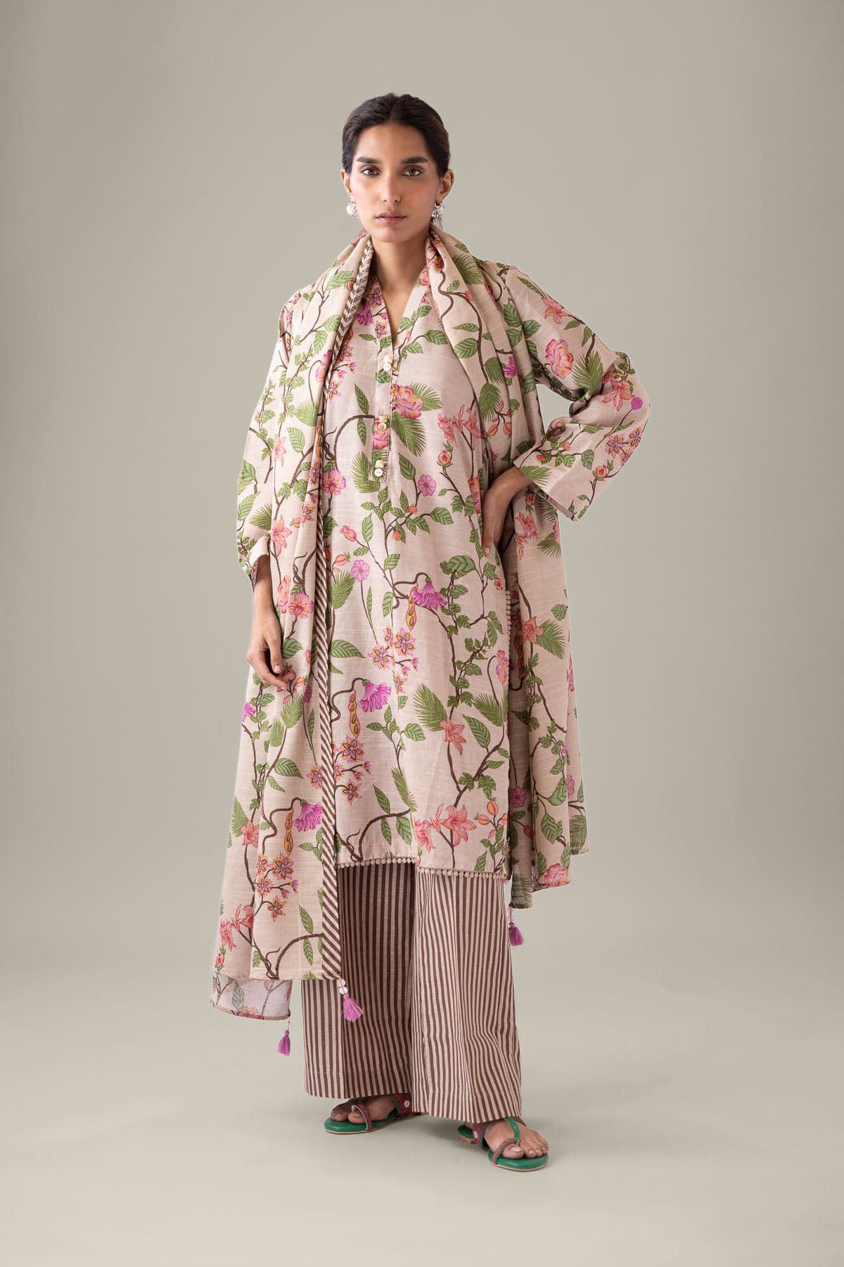 Printed Khaddar Pants - 25-09-11E2-09TA-VG