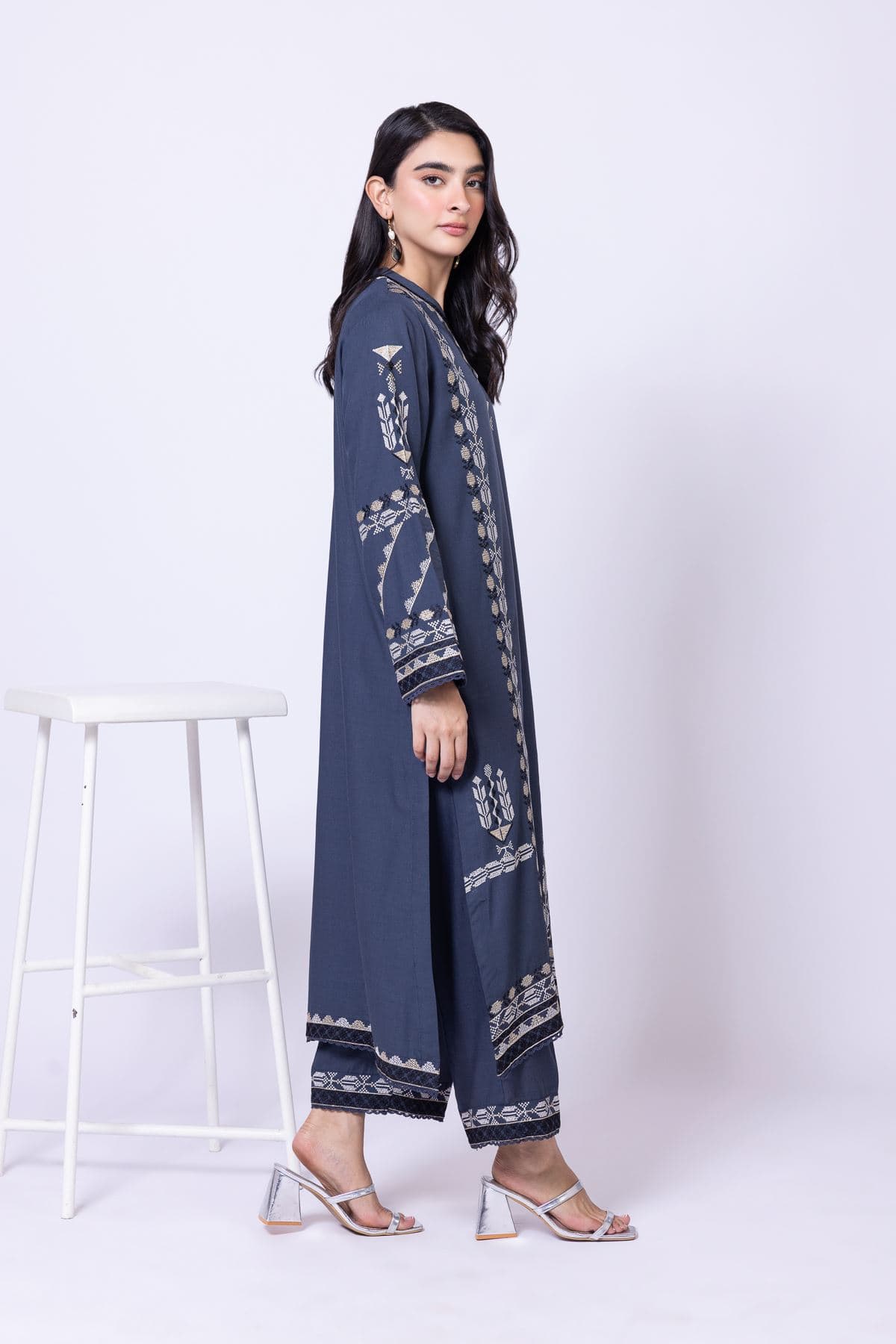 Embroidered Dull Raw Silk Pants - 25-08-8E4-02BA-VG